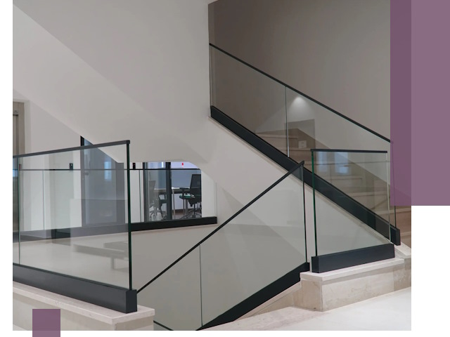 Стеклянные перила премиум-класса с установкой в Апшеронске