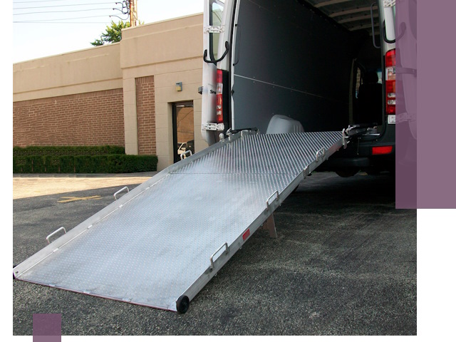 Мобильные пандусы в Апшеронске — производство, монтаж и аренда